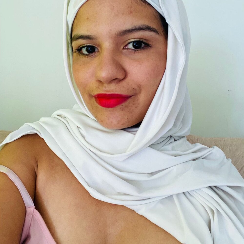 yasmin_nazer from stripchat