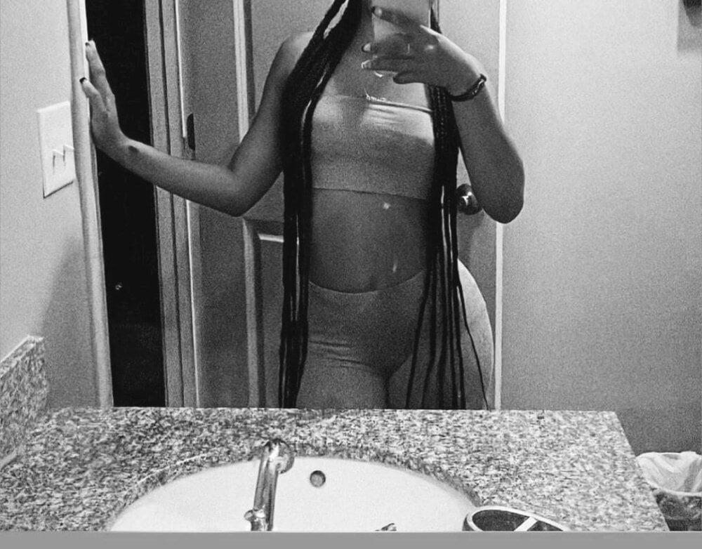 watchgirlcam.com schatz_harvin livesex profile in called-the-paradise-island cams