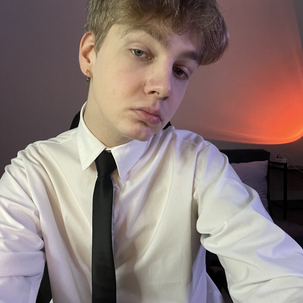 olivertasty's Offline XXX Chat
