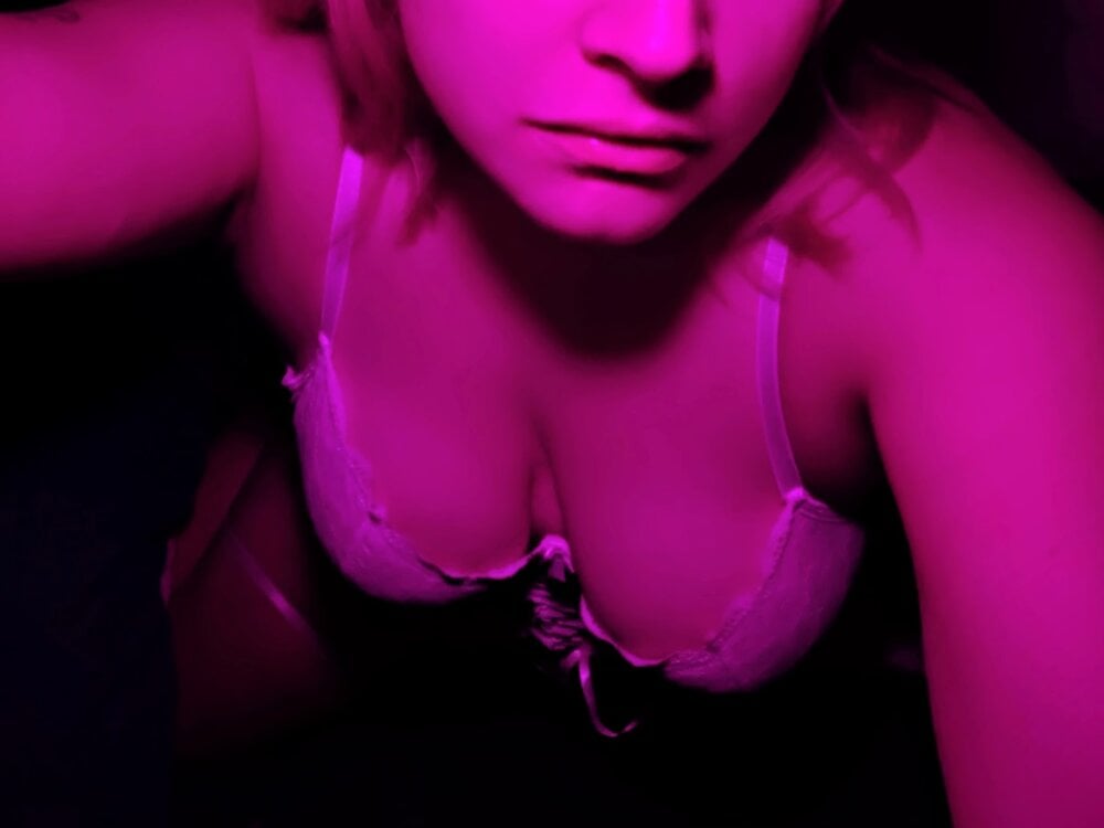 solebunnii's Offline XXX Chat