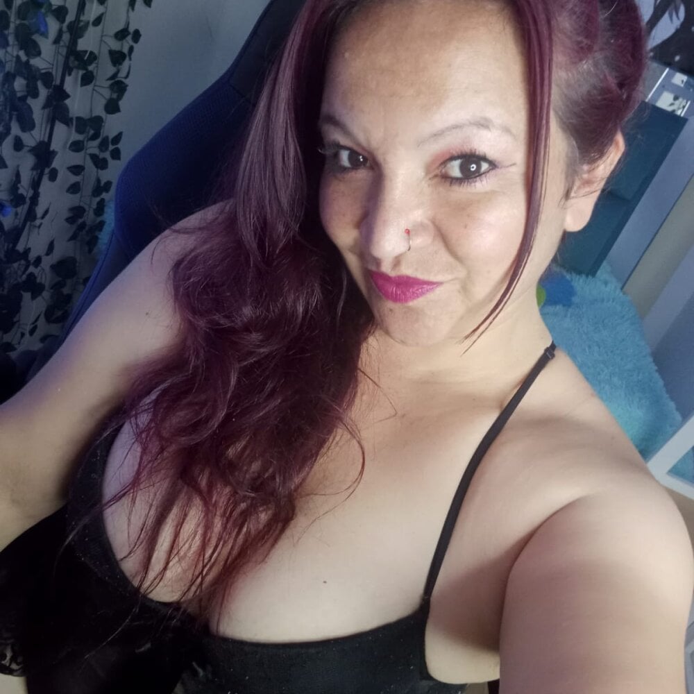 isis_milove's Offline Chat Room