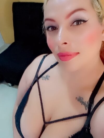 Nicole-milf Female Dildoorvibratoranal Online Cam Naked