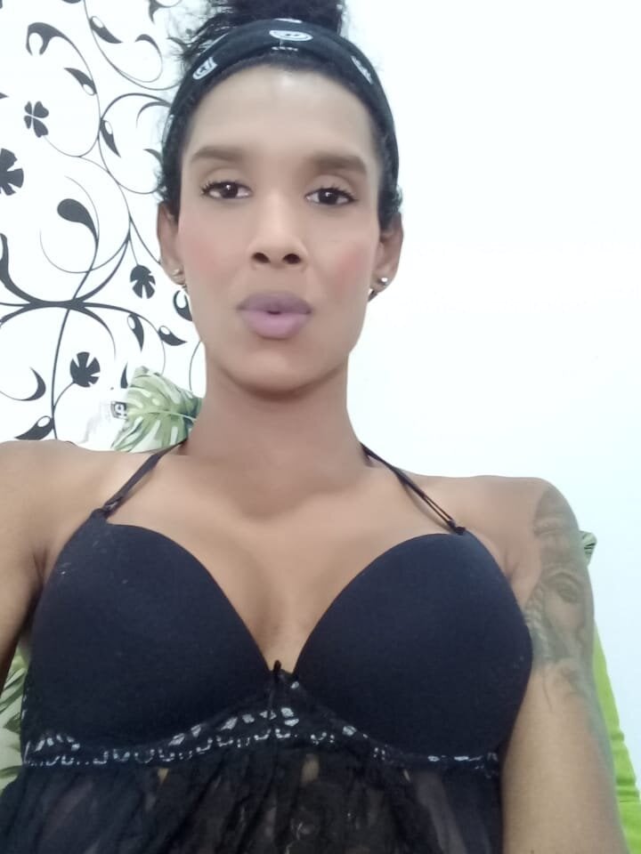 annieparker Chat Room offline