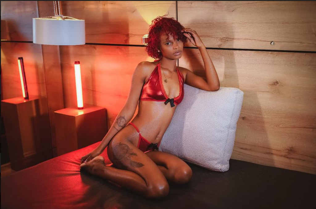 Ebony_kathe