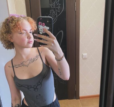 shinypixie from stripchat