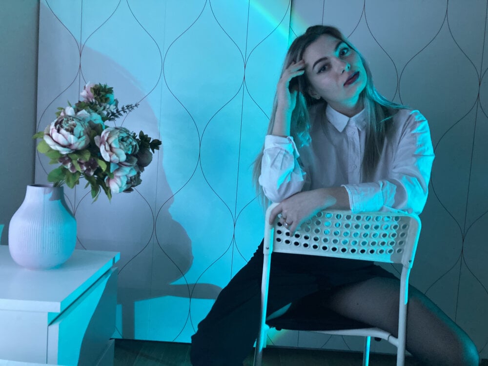 Kali_Rosees' Offline XXX Chat