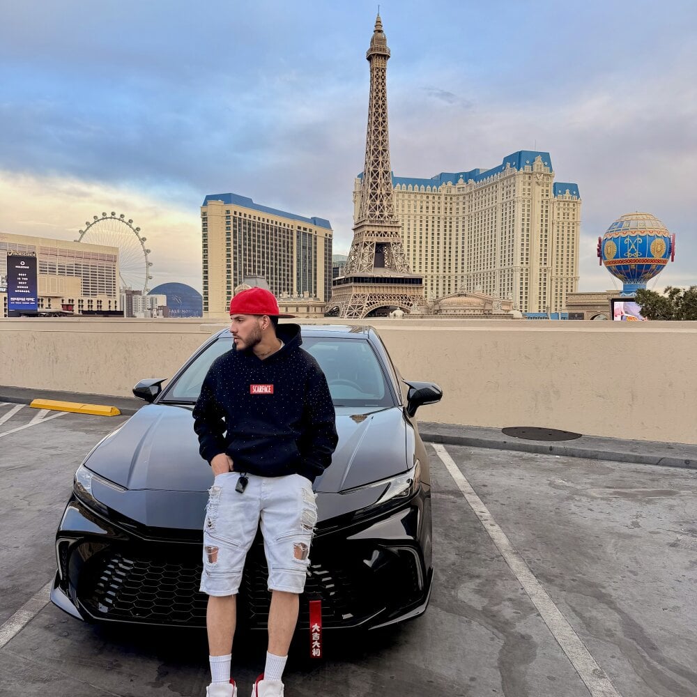 MrBadBoyX 離線 XXX 聊天