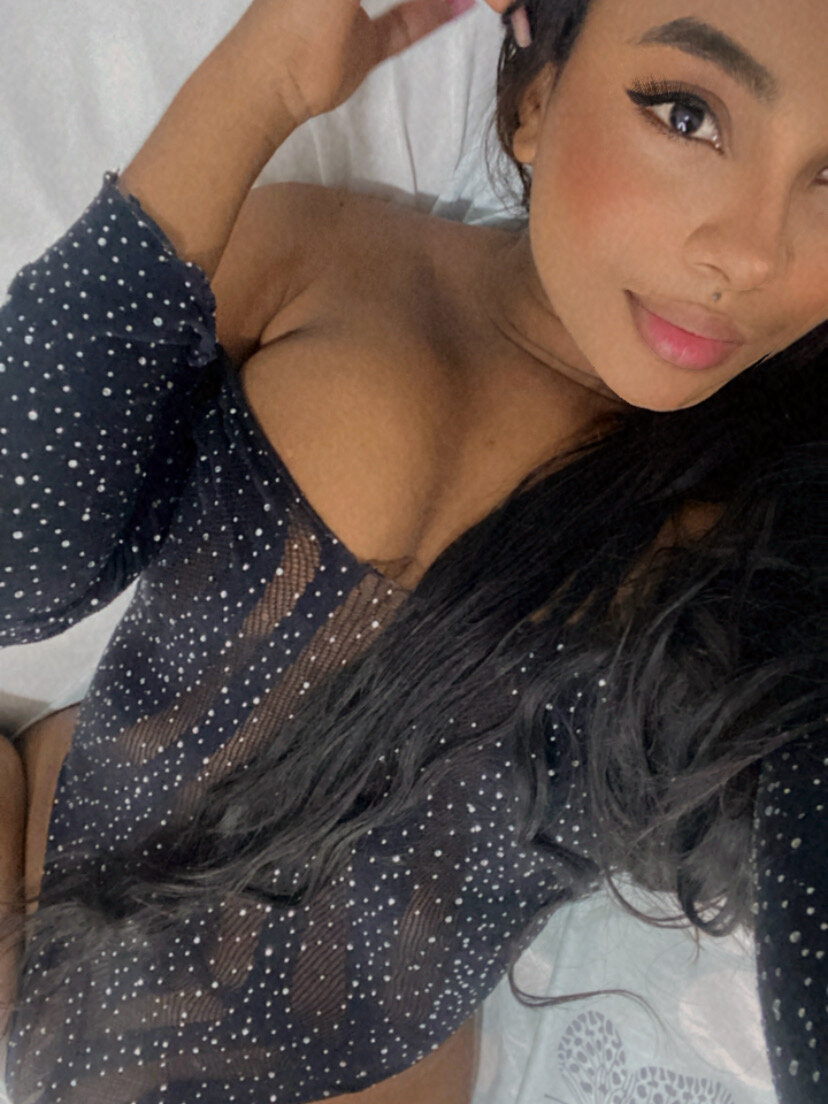 Yunixxa 🌎 live naked cam