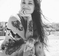 Bruna_kahlo's Offline Chat Room