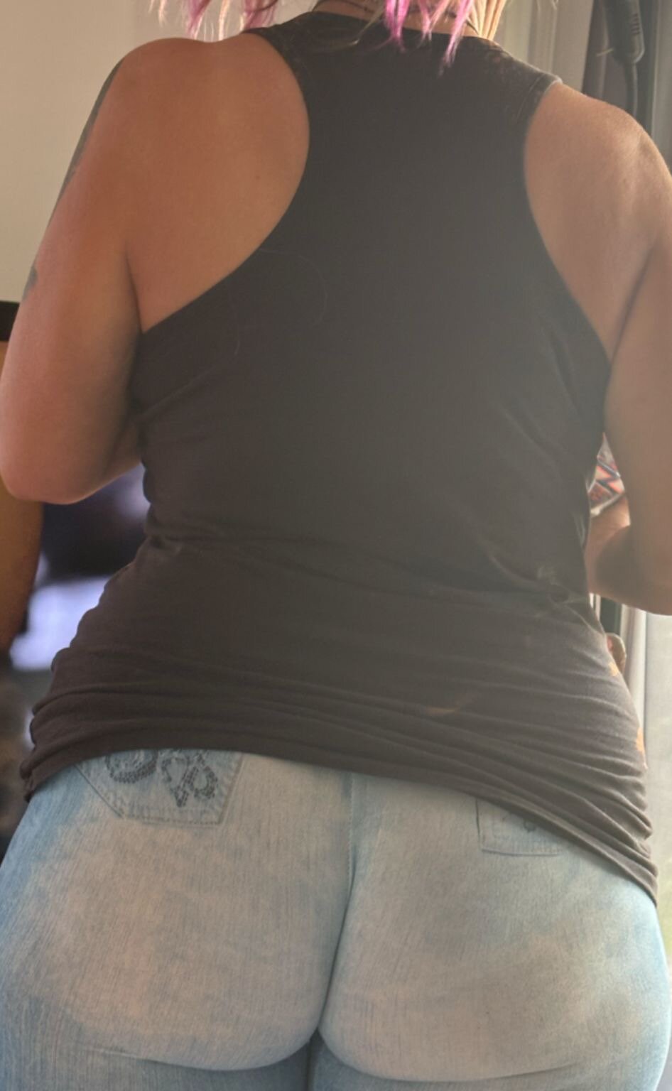 milf_big_booty from stripchat