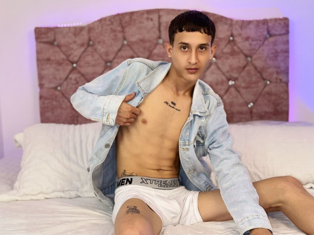 manujones from stripchat