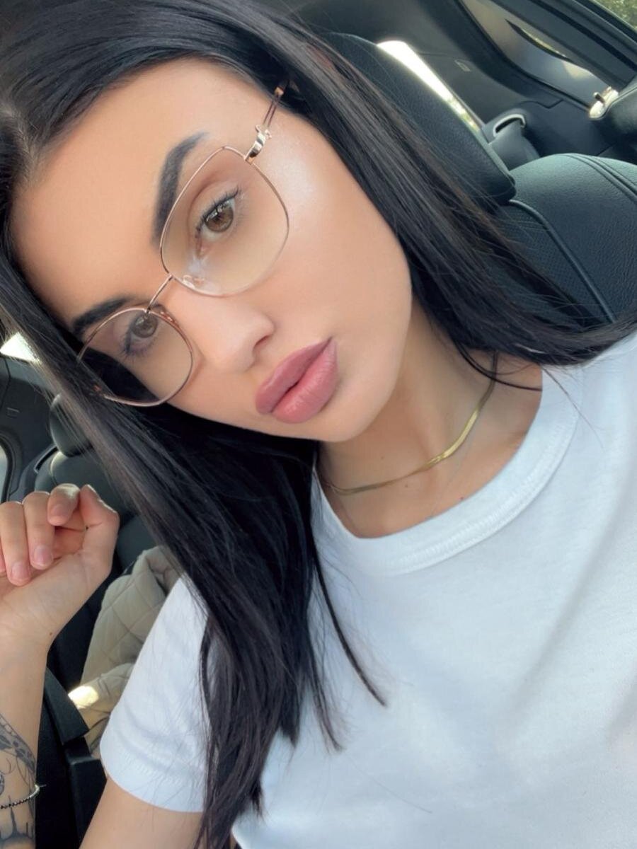 Beatryceee's Offline XXX Chat