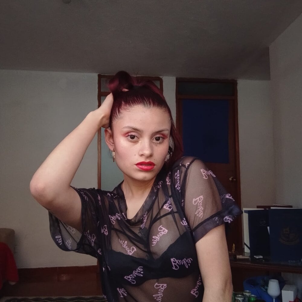 stripchat agata_kim webcam profile pic via amateursex-livecam.com