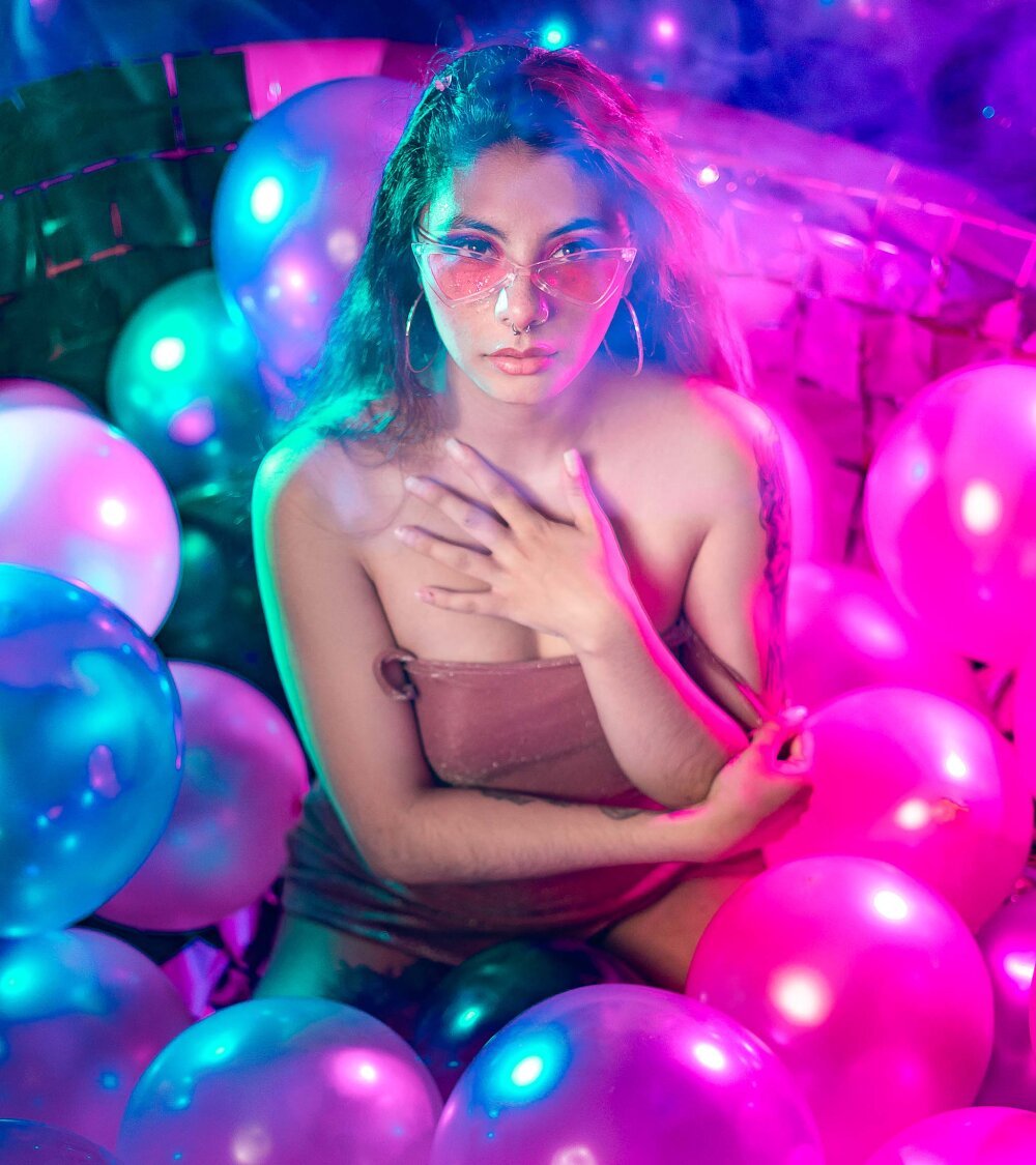 carly_vera profile