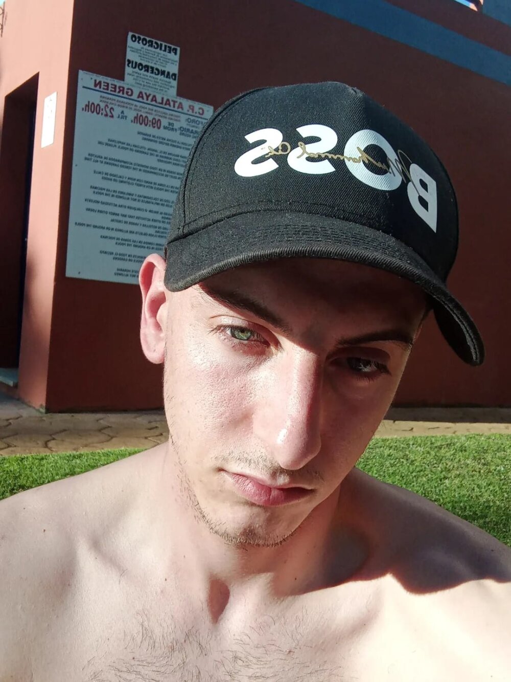 Live sex webcam photo for josh_boss21 #289149326