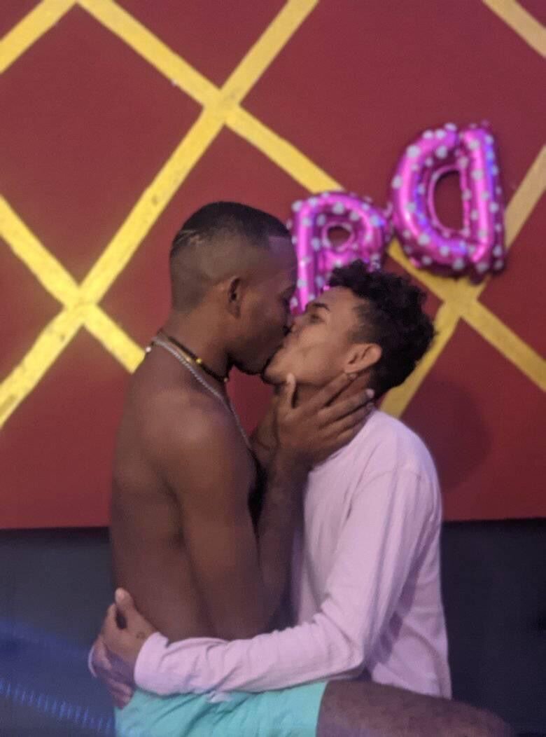 twotrans_1boy