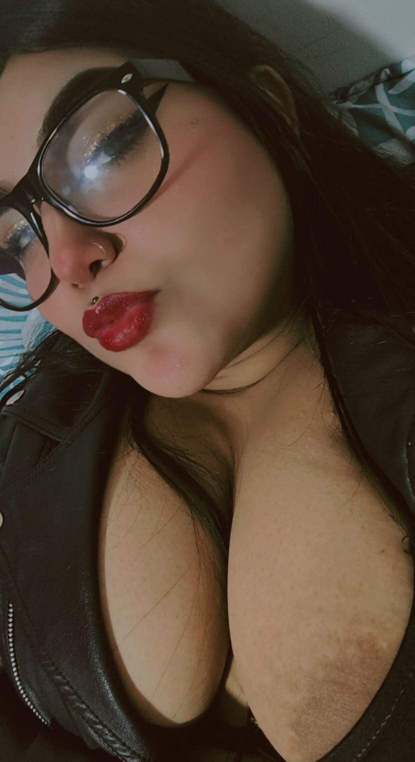 Samantha_Delux