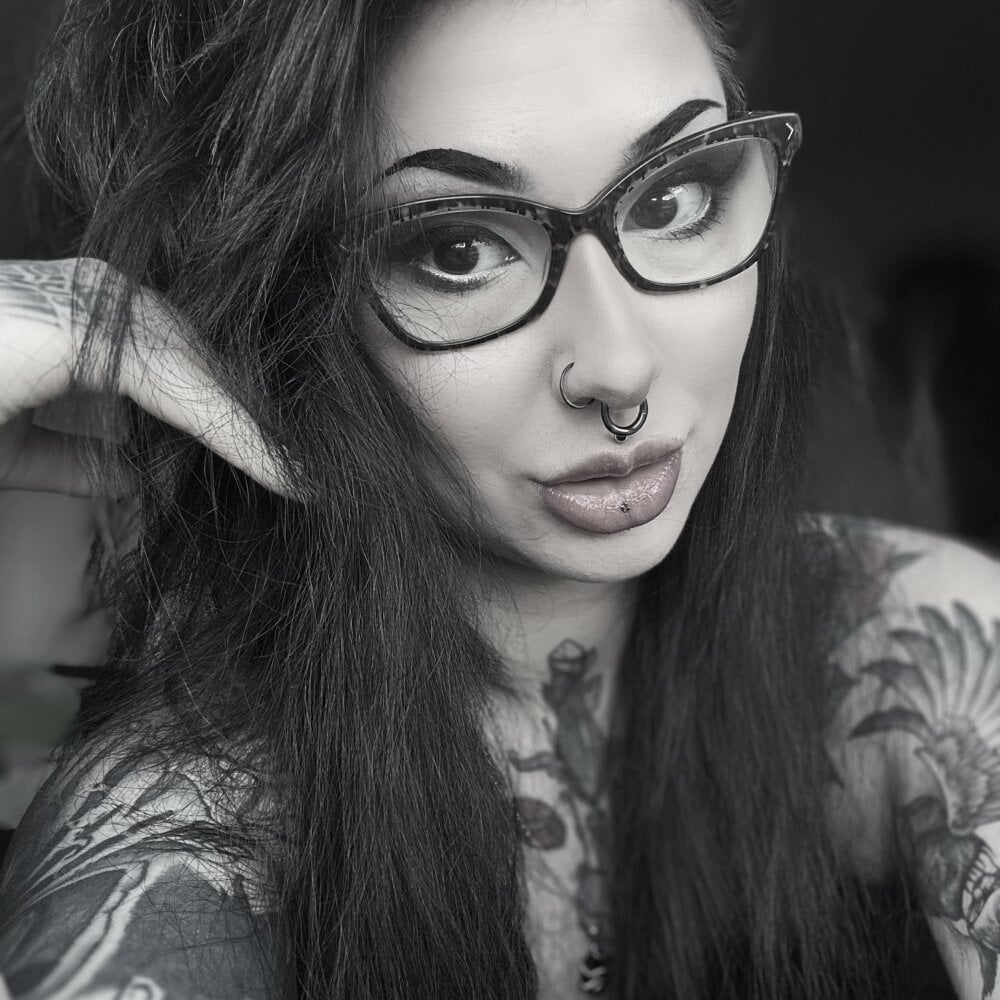 SeductiveScarlett25XX's Offline XXX Chat