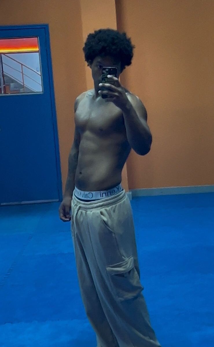 Comeonmyhouse22cm's Offline XXX Chat