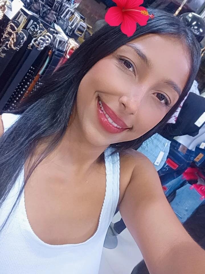 sexcam3d.net skinnysexzara18 livesex profile in in-your-bed-and-your-heart cams