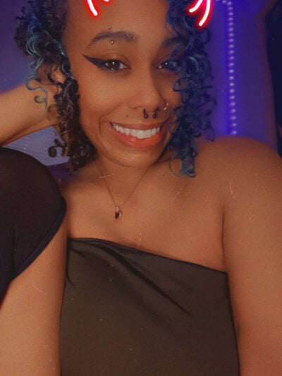 loveluna8 on StripChat