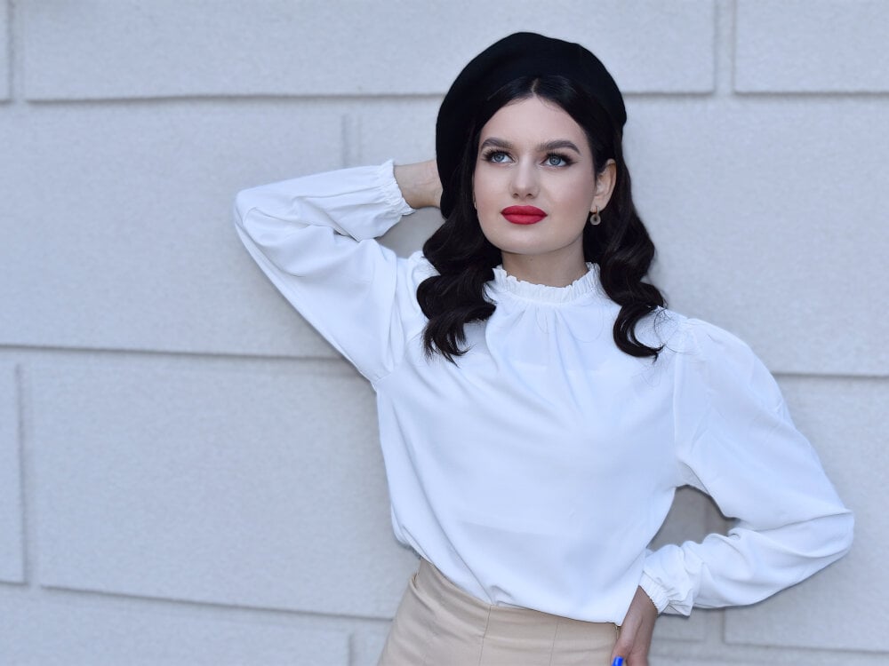 Live sex webcam photo for MiracleCurly #289990100