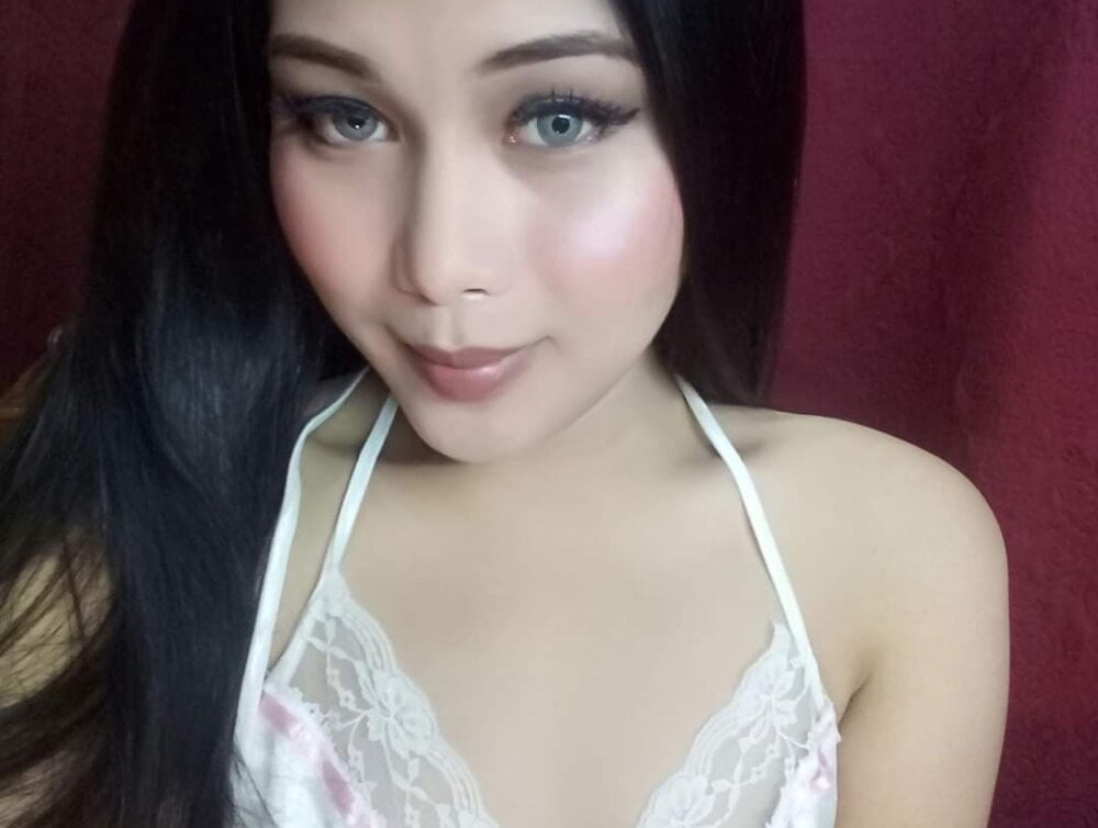 cumshooterqueen from stripchat