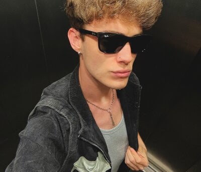 twinkyjd_ private show