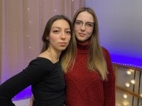 FamousStrick's Offline Chat Room
