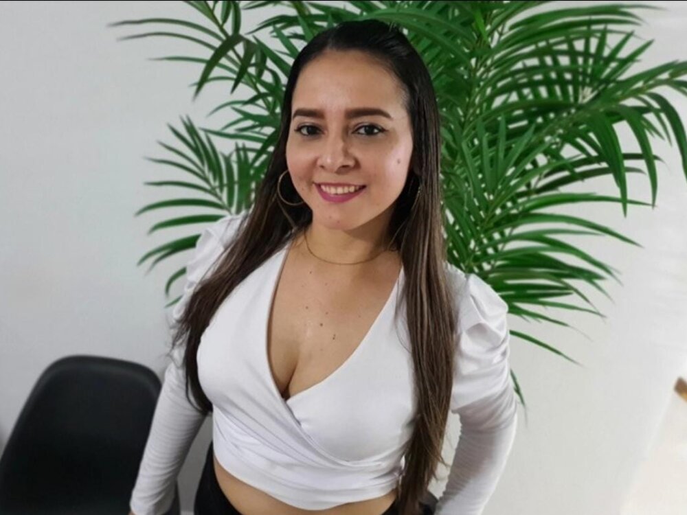 Live sex webcam photo for Valeryroux #289997787