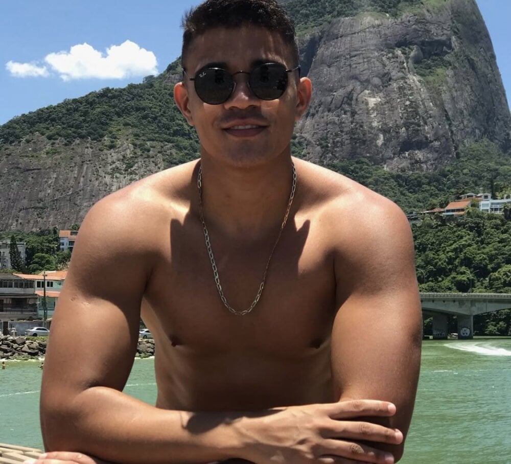 lucas007450lu from stripchat