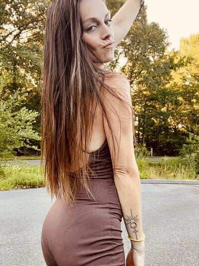 DavinaRay - outdoor