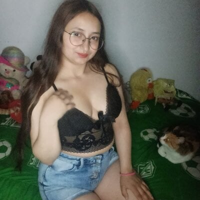 Hana_Moore Female Toplesslatin Live Cam Strip