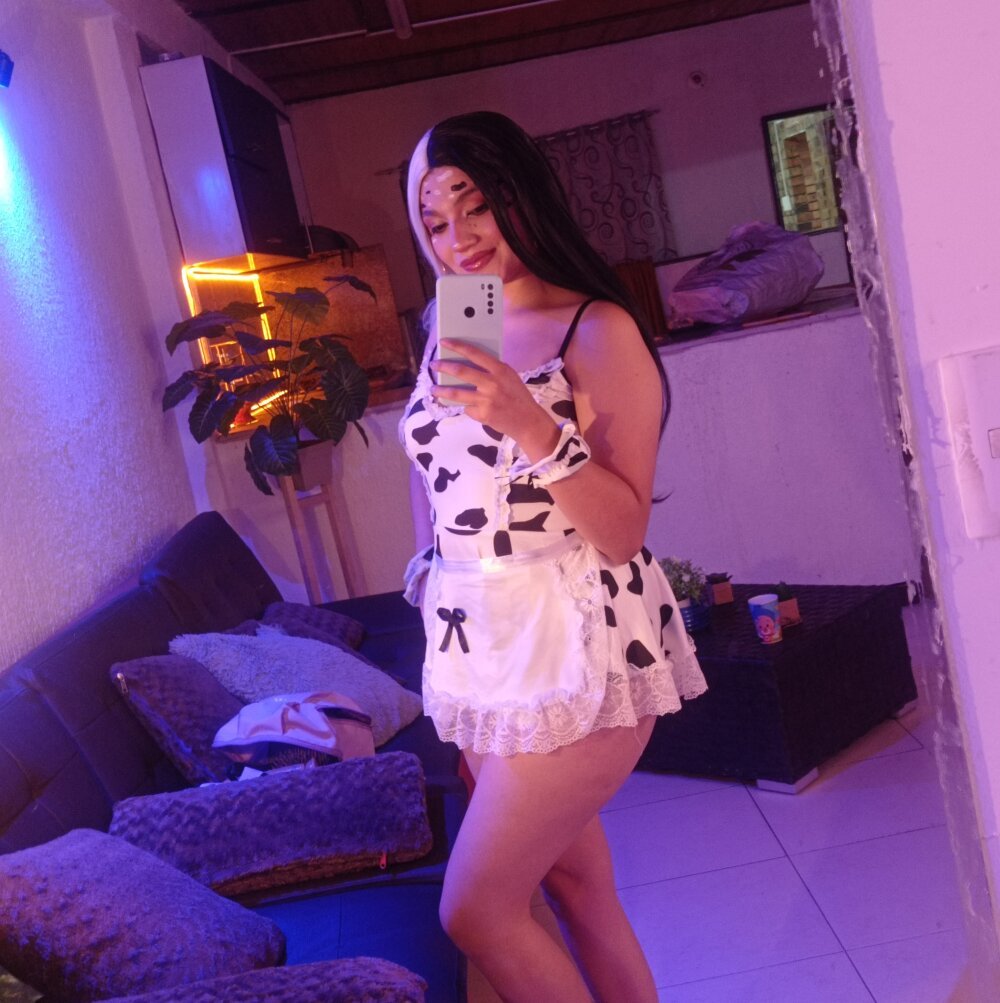 glamcambabes.com evelin__c livesex profile in bisexual cams