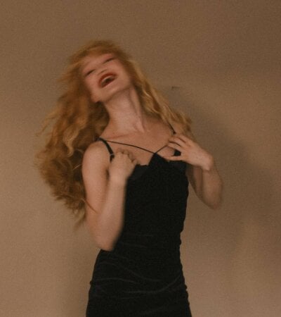 Emiliyafox_ Female Eroticdance Webcam Nude