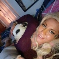 StormiKatrina's Offline Chat Room