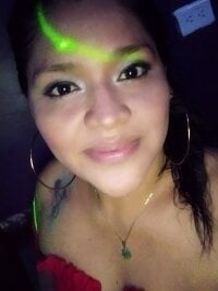 CamilaMartinez2010's Offline Chat Room
