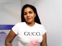 karla-caliente's Offline Chat Room