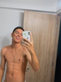 jeffmontiel_77's Offline XXX Chat