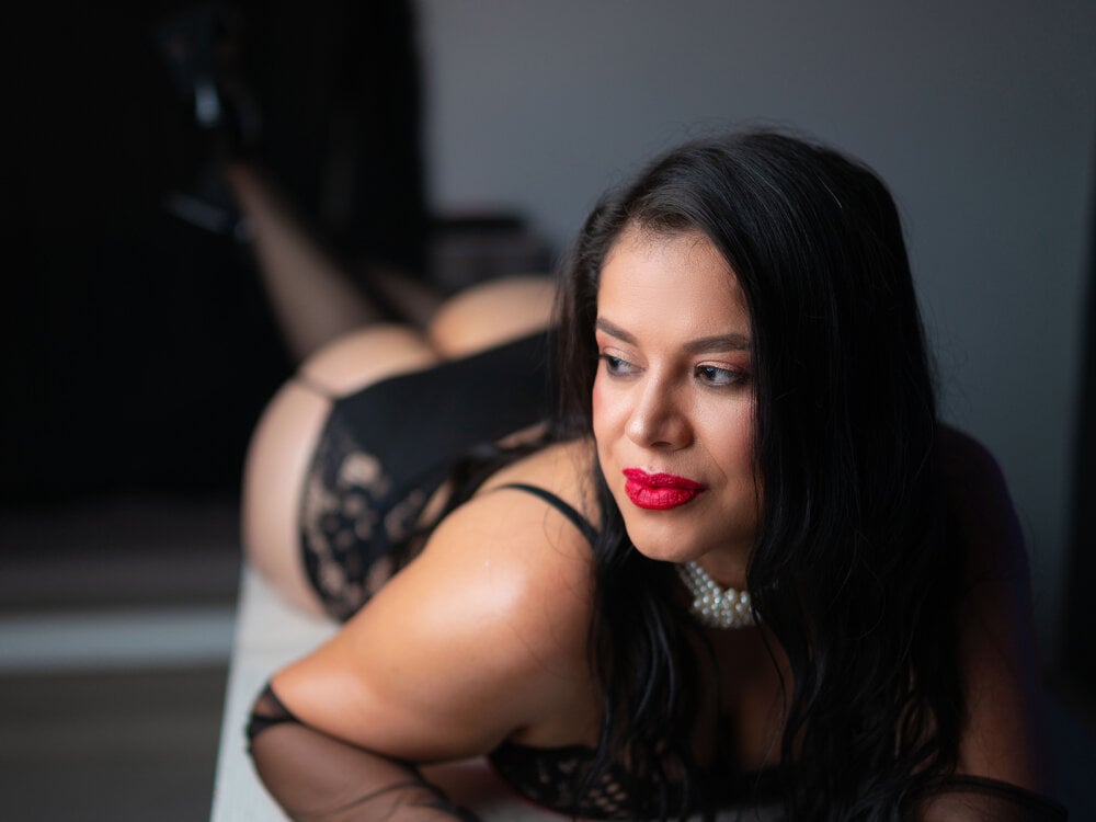 Cam girl MonserratLane