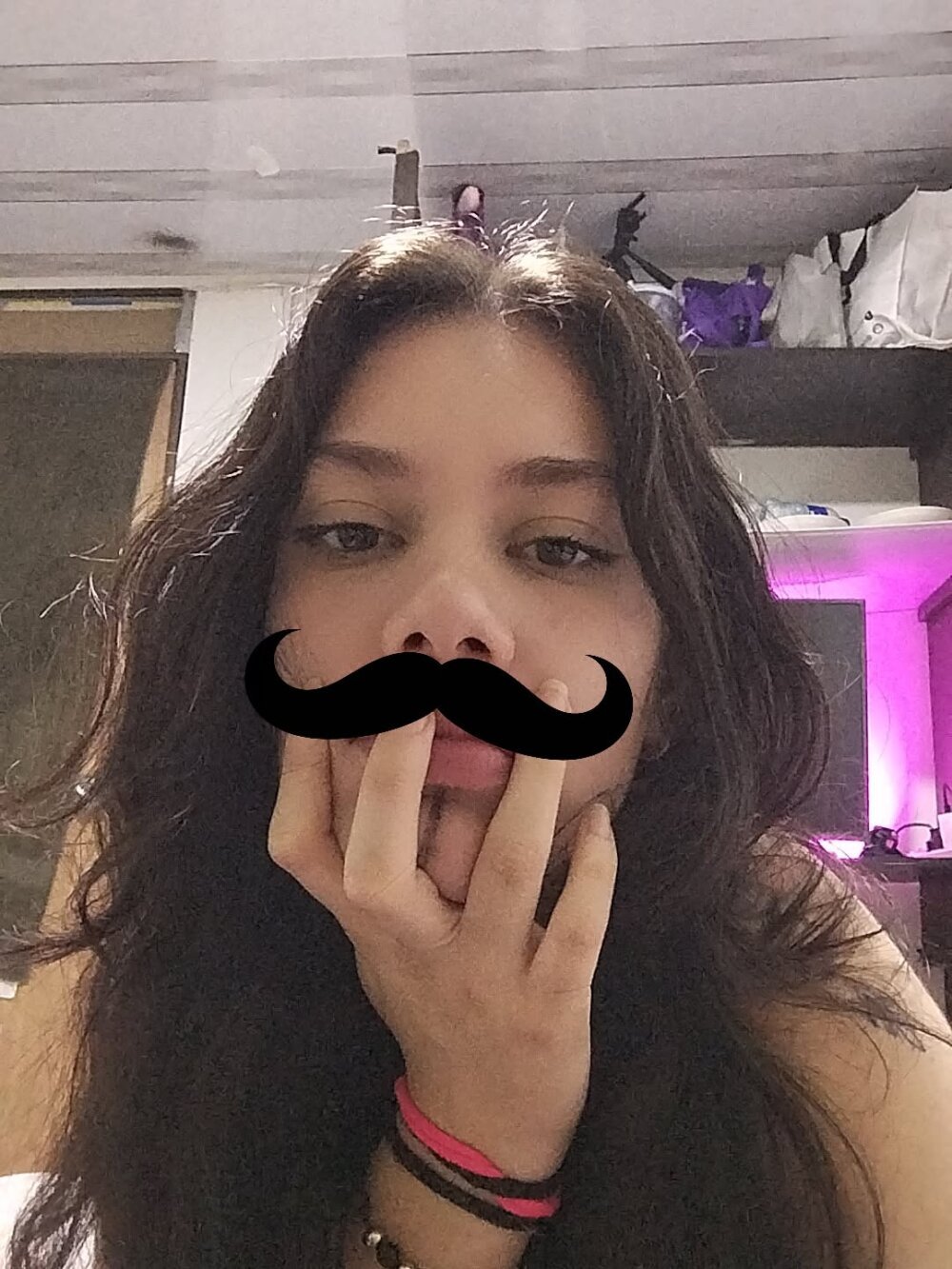 valerria_44 offline XXX-chat