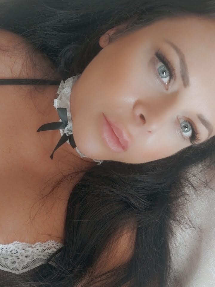 Polly_Noble_'s Offline Chat Room