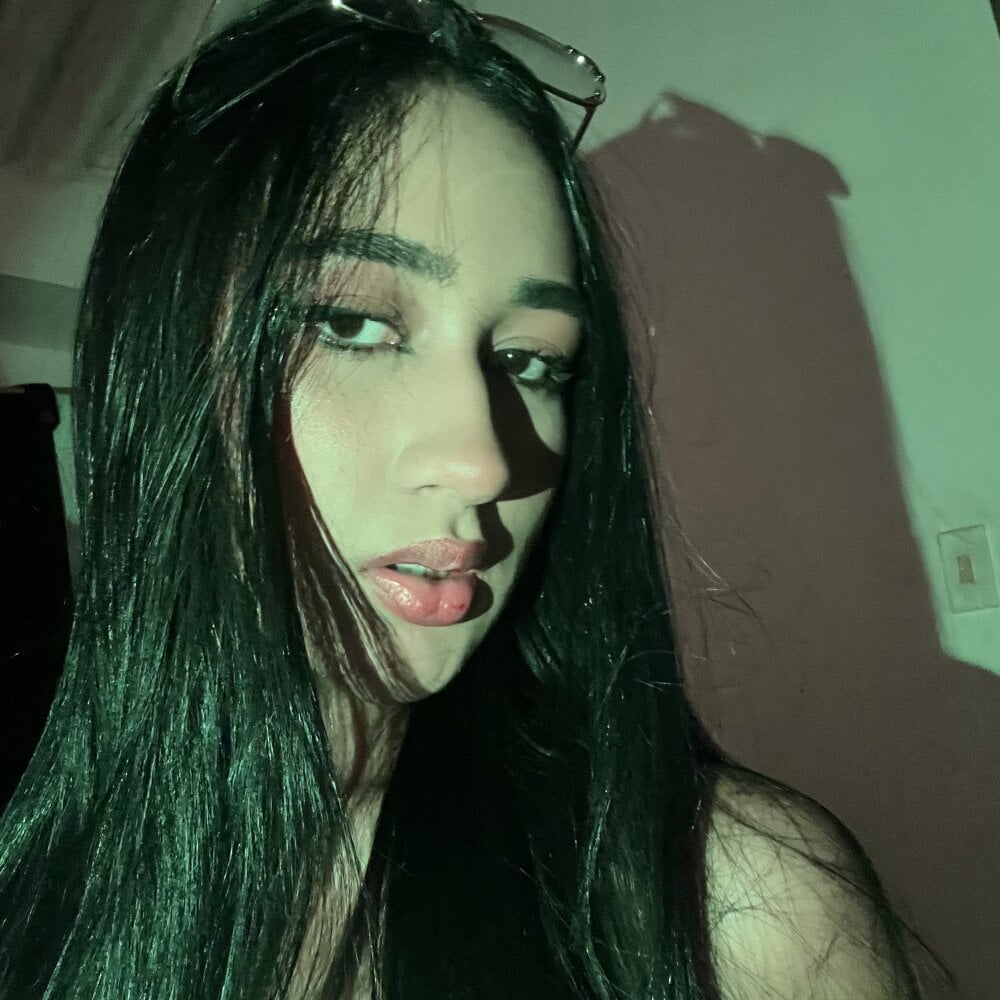 nikolbrice from stripchat