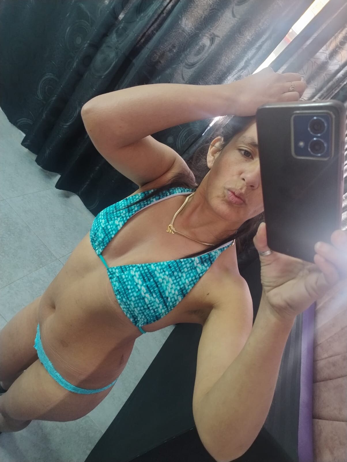 Chloe-Amour-