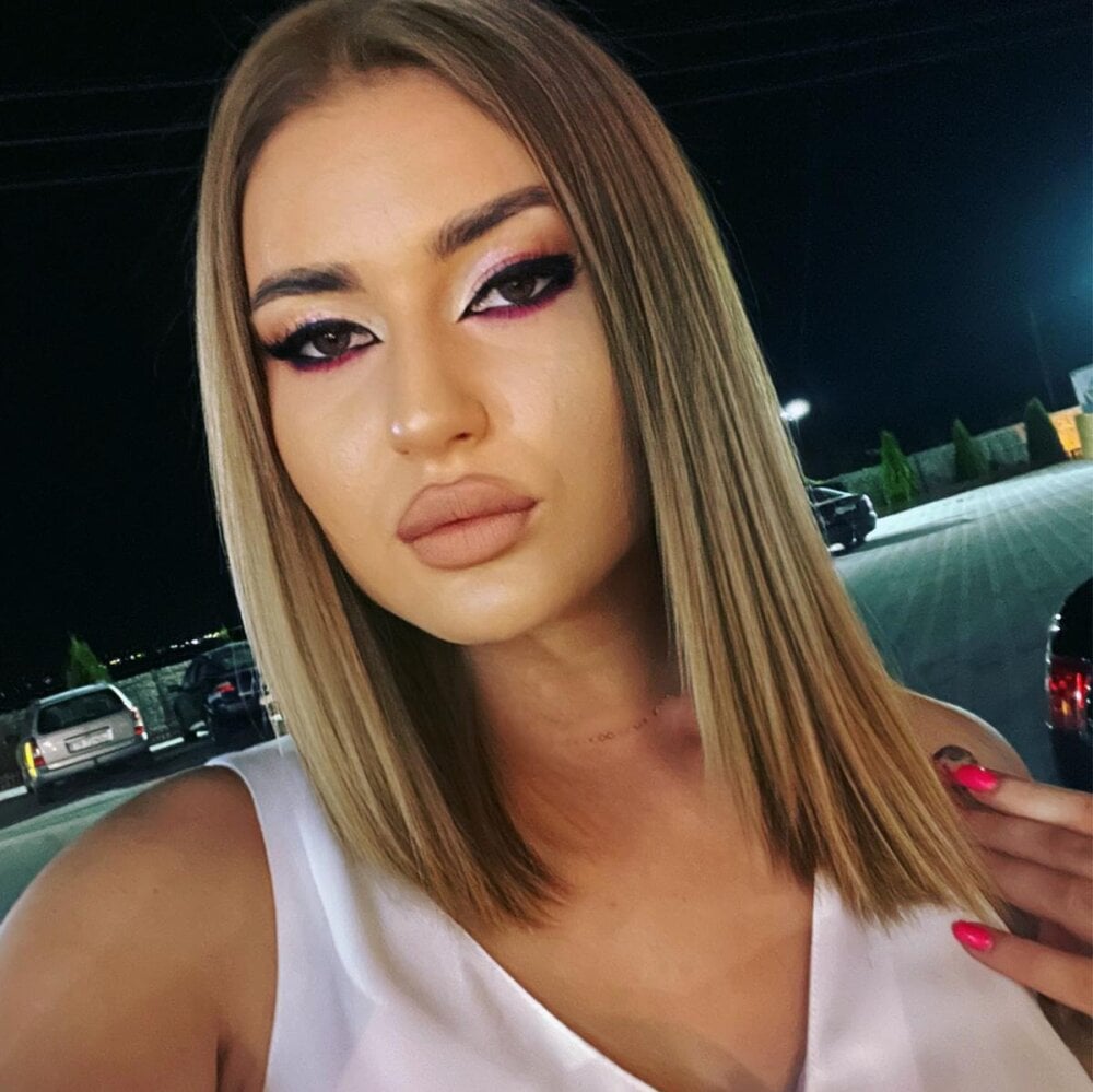 Live sex webcam photo for AllegraSins #283906544