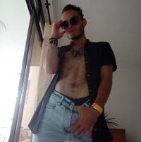 CamiloMartinez_'s Offline Chat Room