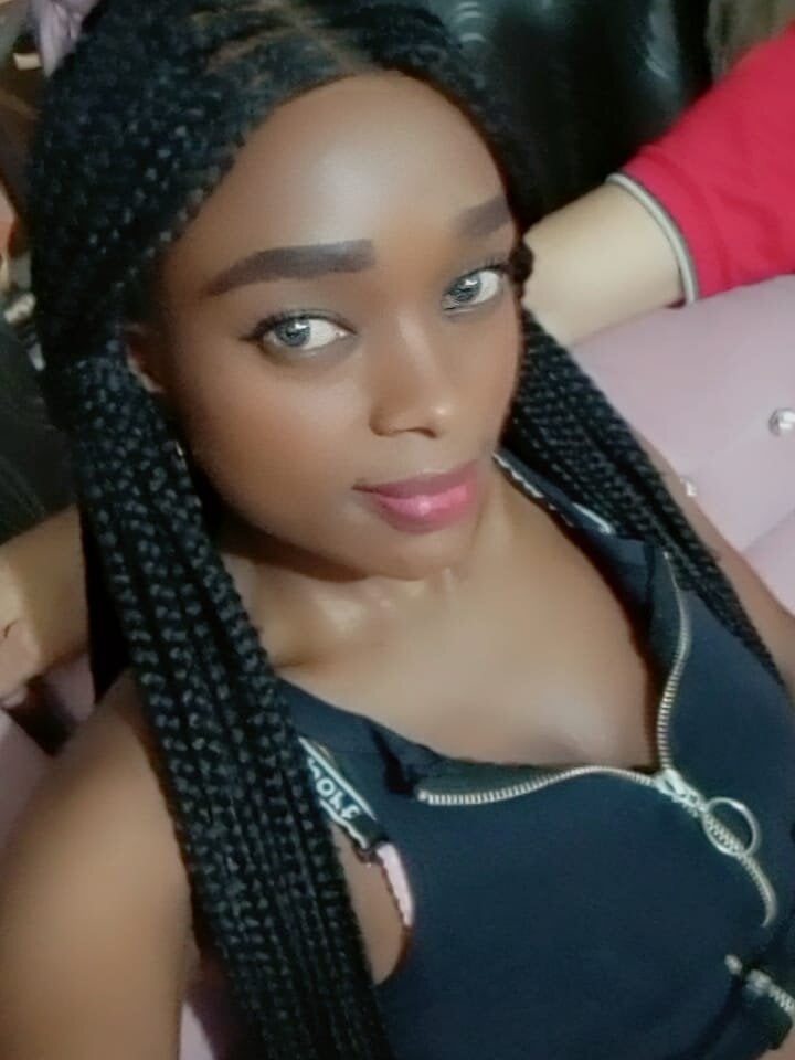 milady_lewis from stripchat