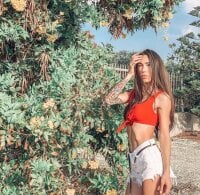 Vicki_Jess' Offline Chat Room