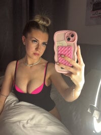 petite_poppy_xox 라이브 섹스 ��캠 쇼
