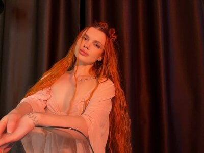 _Miray_ Female Newpetite Striptease Cam